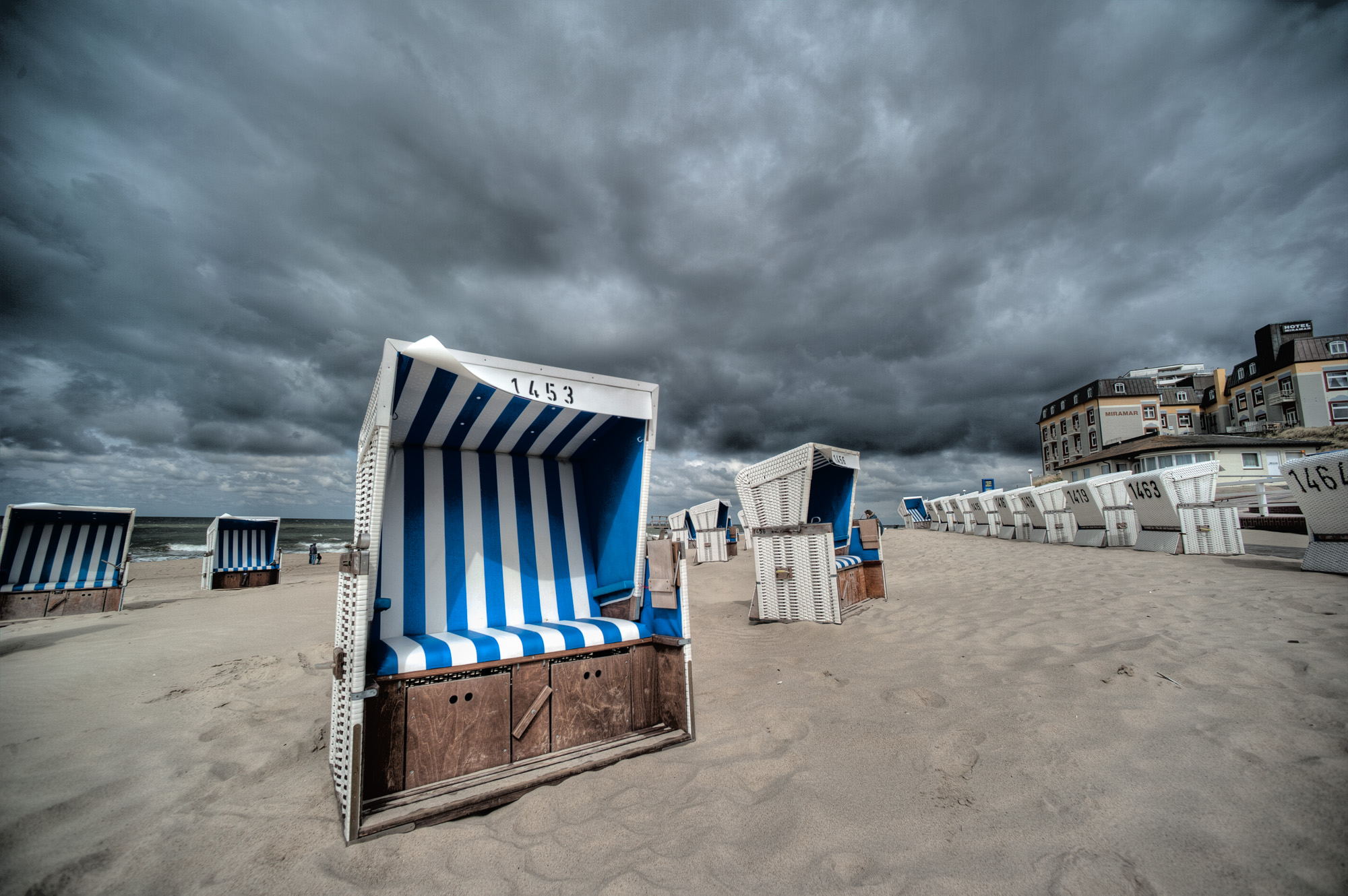 D7D_6464_5_Edit.jpg
